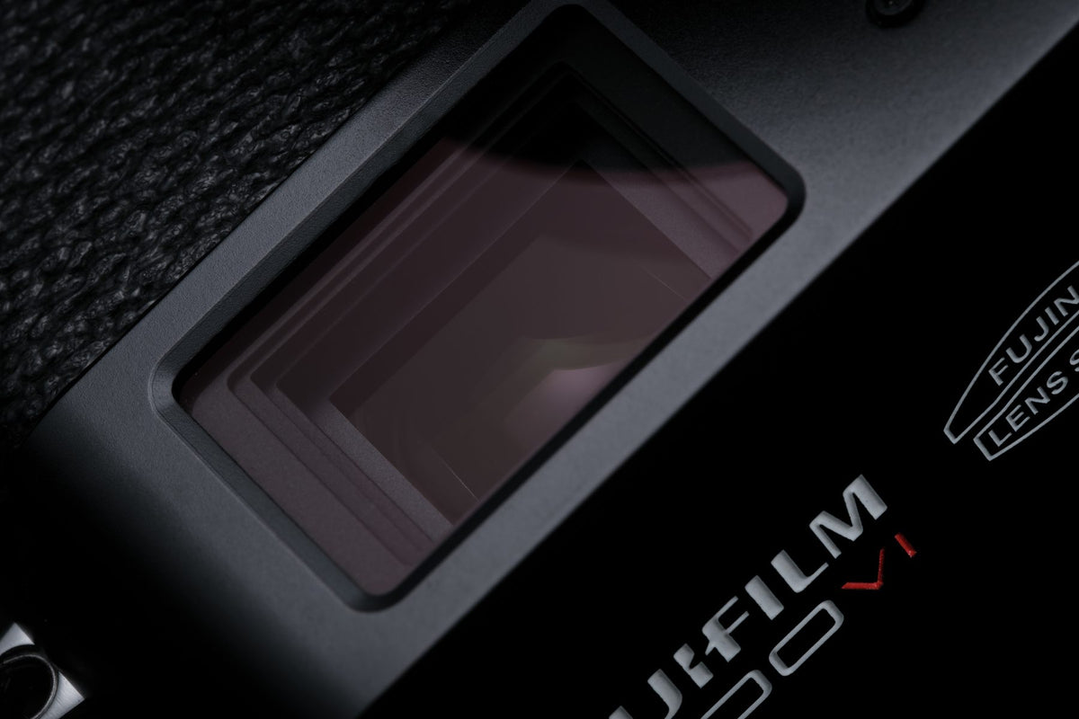 A hybrid viewfinder
